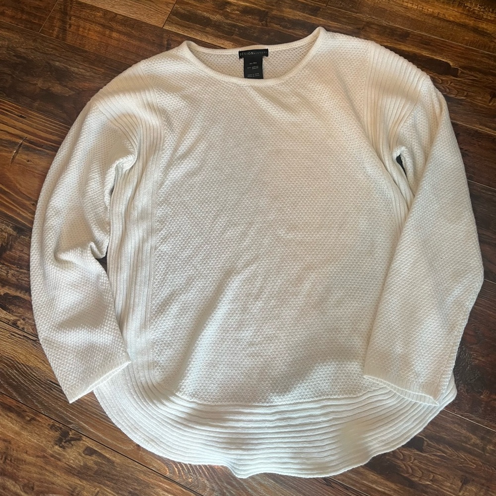 Design History White Crew Neck Sweater